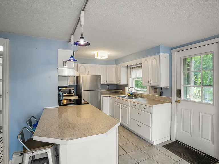 179 E Shore Dr — Photo 10