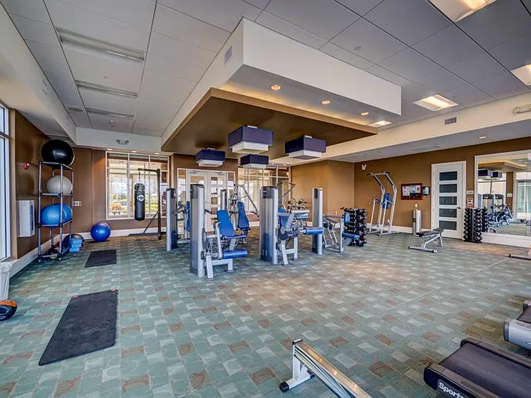 241 Riverside Dr #2610 — Photo 44