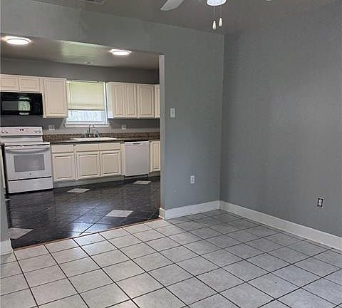 5th image of 2816 Veronica Dr