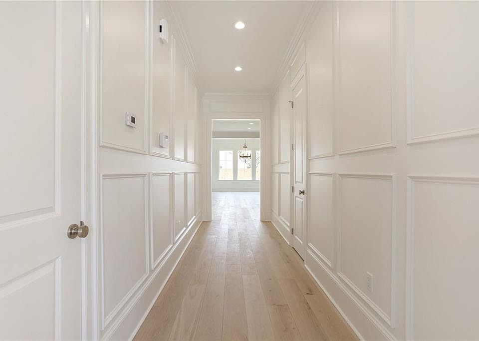 2nd image of 1004 Elmeer Ave
