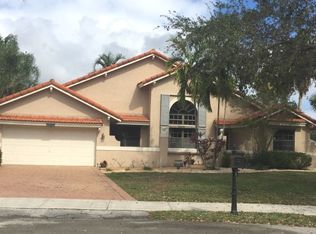 3083 Perriwinkle Cir, Davie, FL 33328
