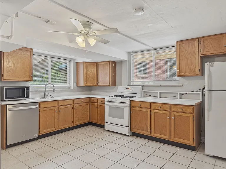 2936 W 42nd Ave #B — Photo 2