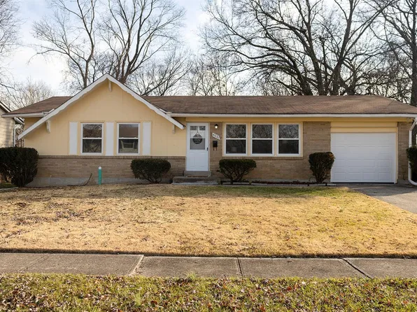 8532 Sunlight Dr, Cincinnati, OH 45231