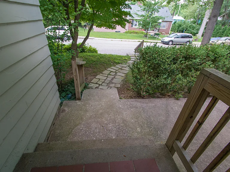321 S Eastside Dr — Photo 27