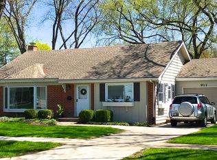 911 N Belmont Ave, Arlington Heights, IL 60004