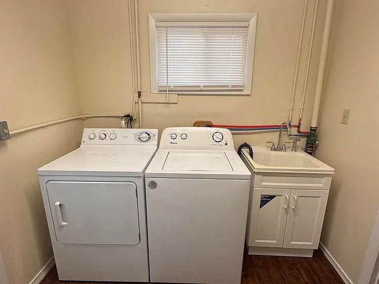 3504 Oakview Dr — Photo 15