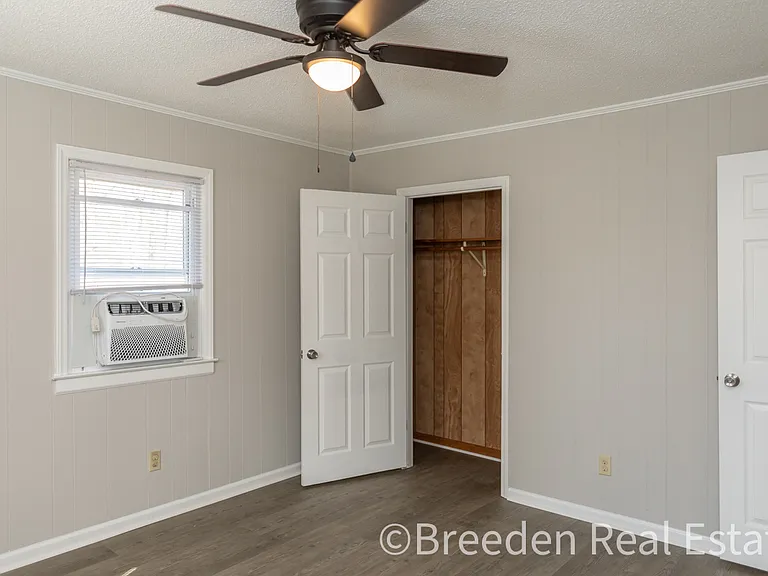 1466 Kennedy Dr — Photo 6