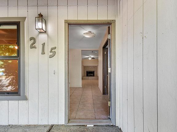5th image of 215 Alderglen Drive