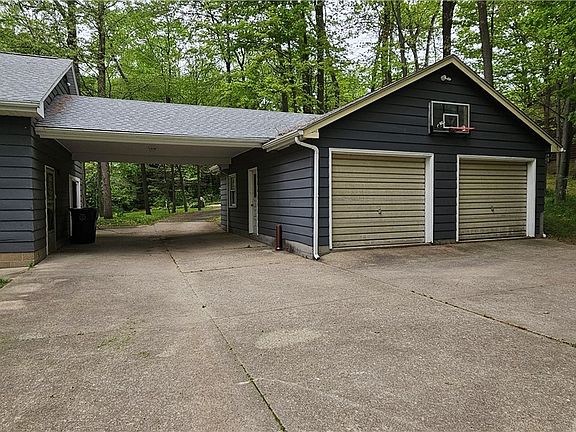 5th image of 585 Westwood Ave