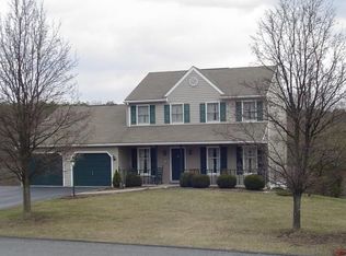 17 Colonial Dr, Selinsgrove, PA 17870