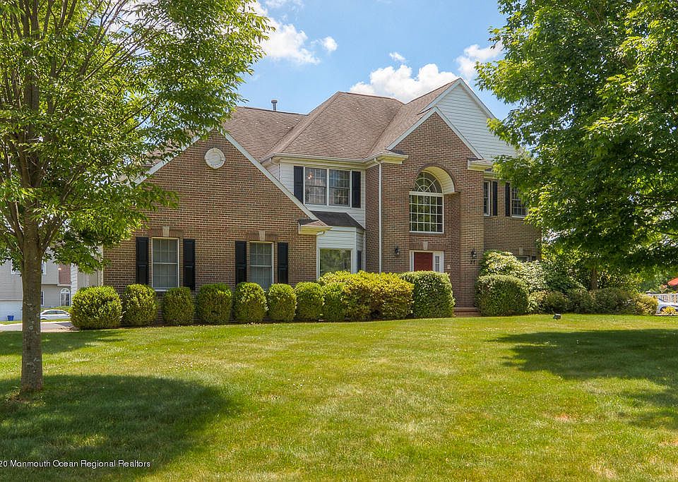 1st image of 27 Outlook Ln