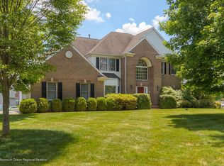 27 Outlook Ln, Freehold, NJ 07728
