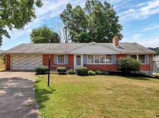 894 Woodberry Rd, York, PA 17403