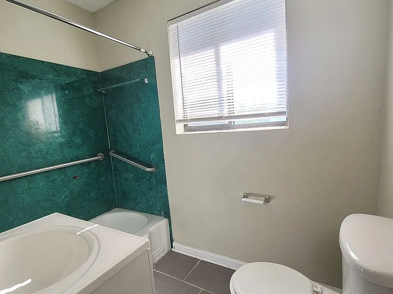 331 Emory Dr — Photo 18