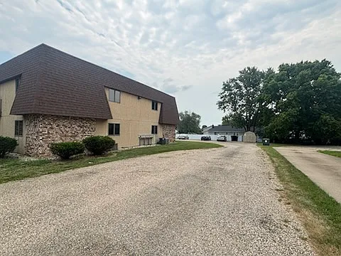 1902 Canterbury Dr #7 — Photo 18