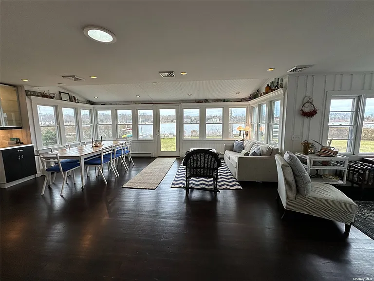 1100 Pine Ave — Photo 8