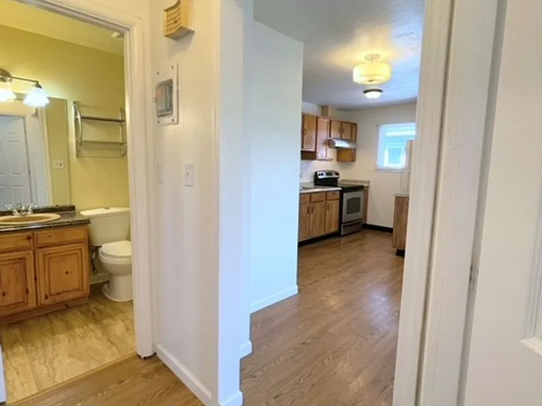 541 Irwin St — Photo 12