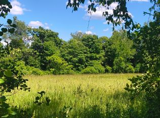4 Holcomb Rd, Chester, MA 01011
