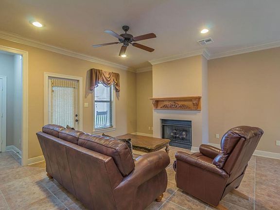 3rd image of 202 Copper Hill Dr