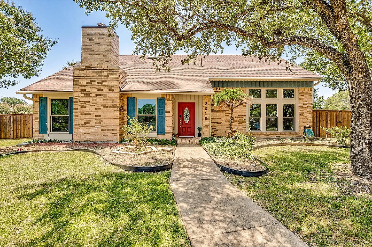 2610 Fallcreek Cir — Photo 1