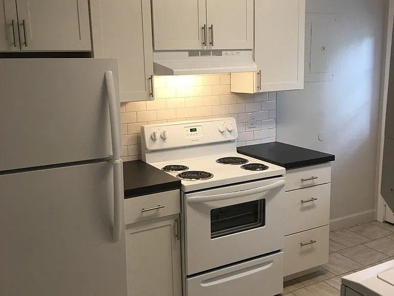 525 Hillsborough St — Photo 3