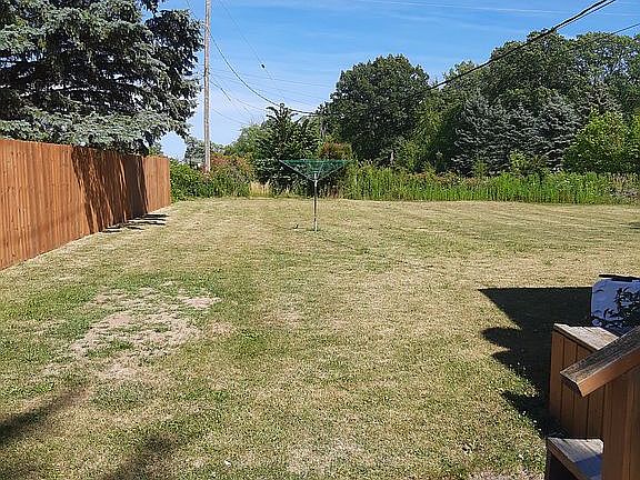 5th image of 1880 Circle Dr