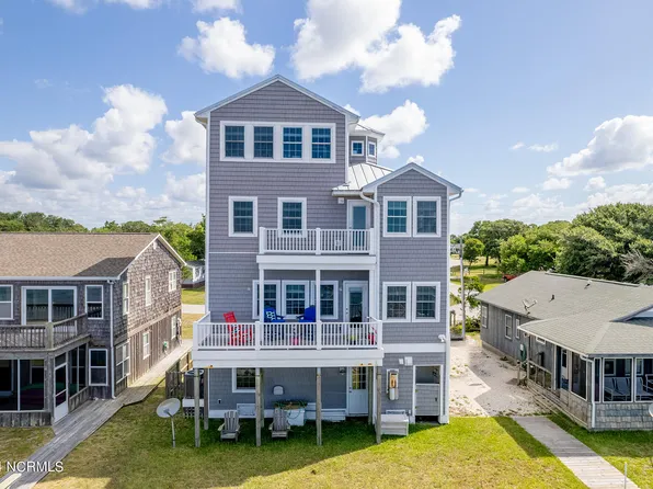 1590 Island Road, Harkers Island, NC 28531