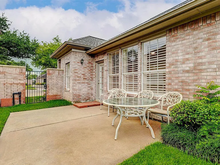 1918 Supplejack Ct — Photo 26