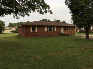 417 N College St, Martin, TN 38237