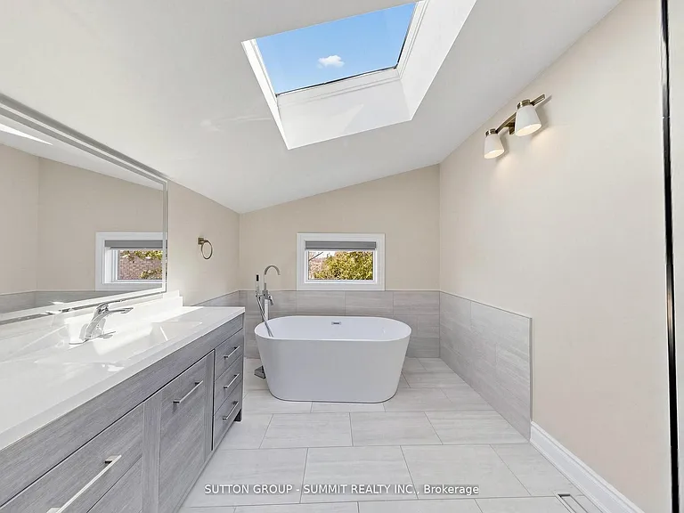 3485 Cawthra Rd — Photo 24