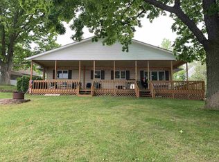 175 Ln 280e Hamilton Lk, Hamilton, IN 46742