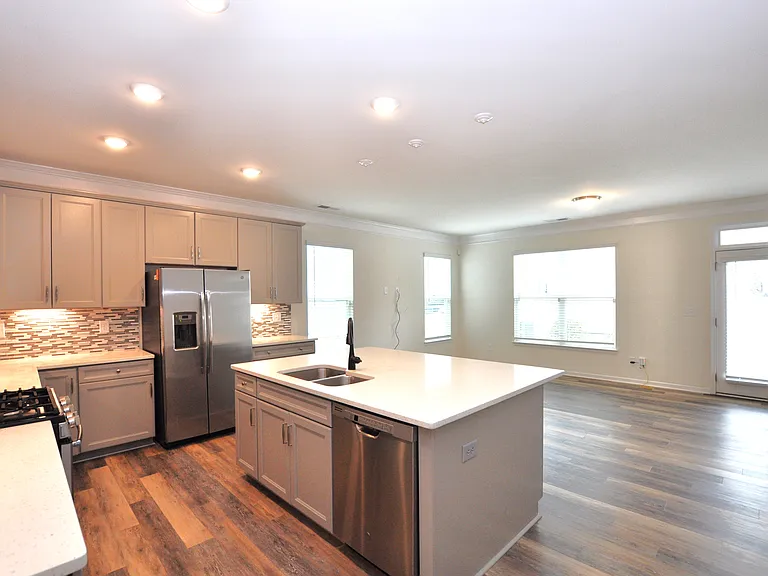 536 Laurens St — Photo 27
