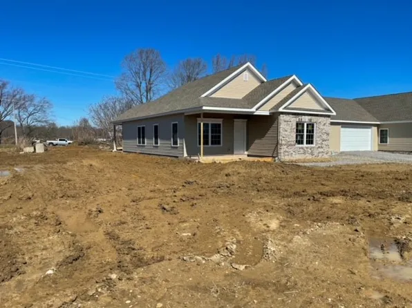 97 Wynfield Ln, Wilmington Township, PA 16142