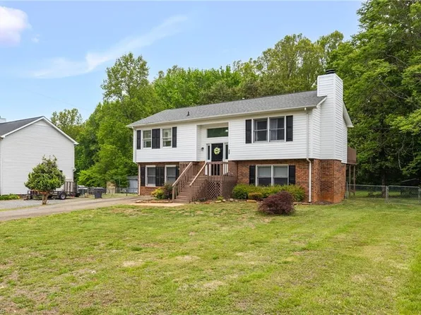 306 Cypress Dr, Reidsville, NC 27320