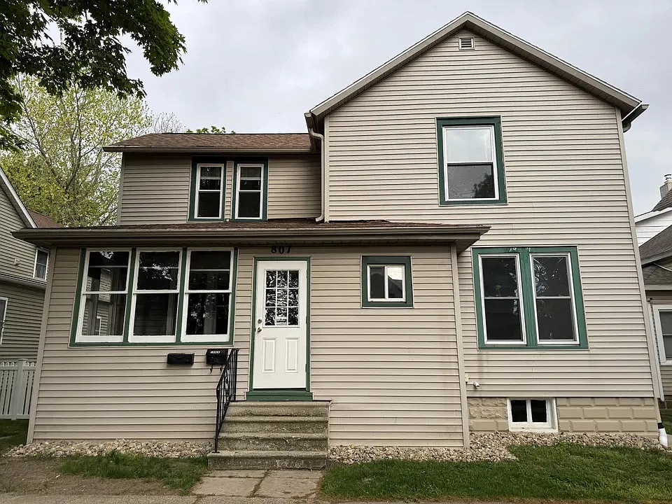 1 bed, 810 sqft, $1,150 — Photo 1
