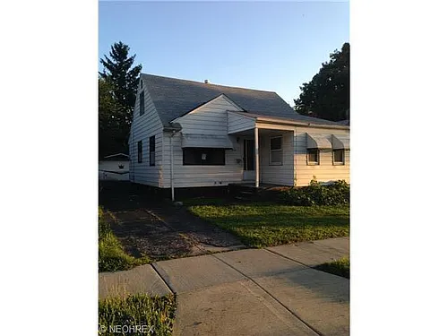 12405 Emery Ave Photo 1