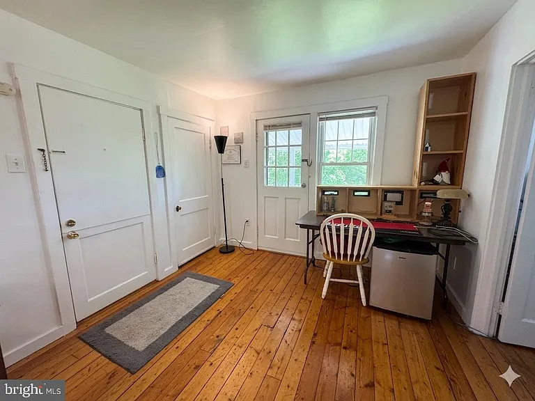 5685 York Rd #4 — Photo 2