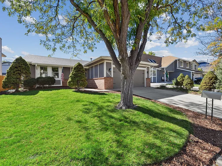11770 E Asbury Ave — Photo 2