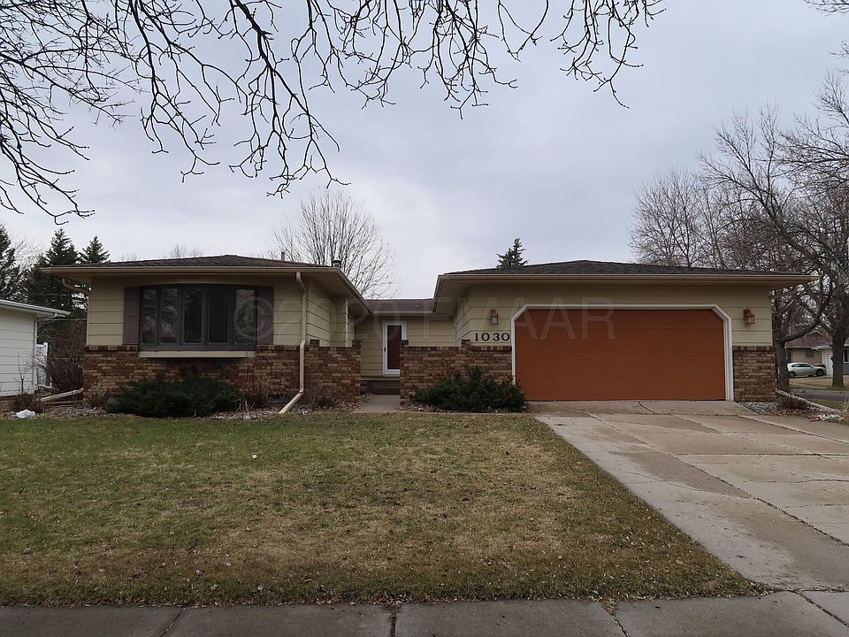 1st image of 1030 2nd St W