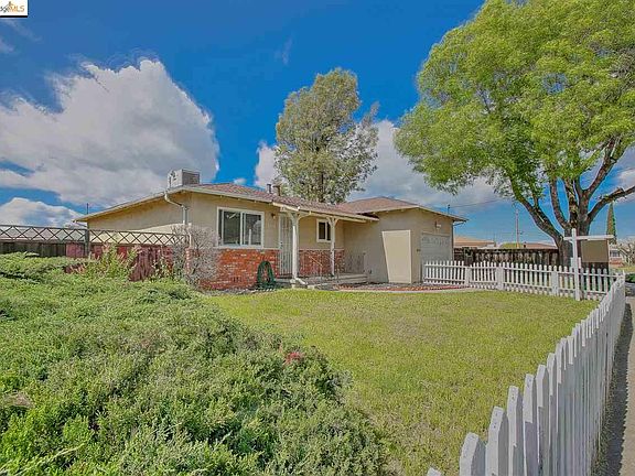 4th image of 2210 Belle Ct