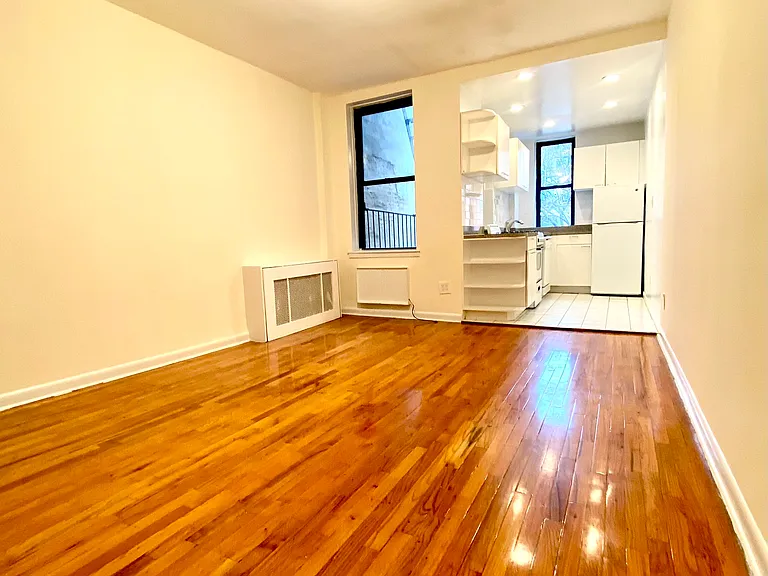 431 E 83rd St #4B — Photo 1
