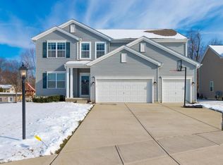 223 Bluff Ridge Dr, Pataskala, OH 43062