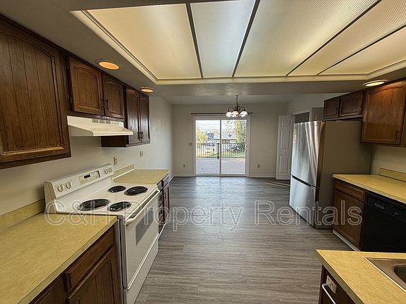 4th image of 2314 Rosebud Dr #B