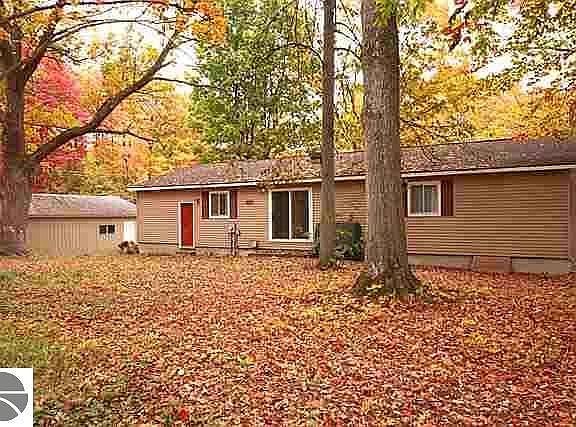 3rd image of 11658 Beechwood Dr