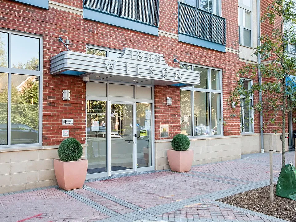 1800 Wilson Blvd #325