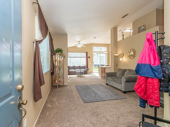 5th image of 27 Bridgeford Ct