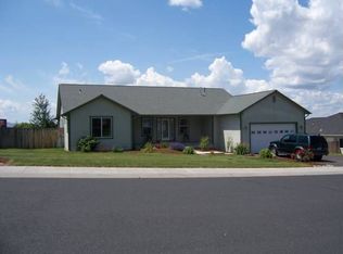 872 Rosemont Ct, Klamath Falls, OR 97603