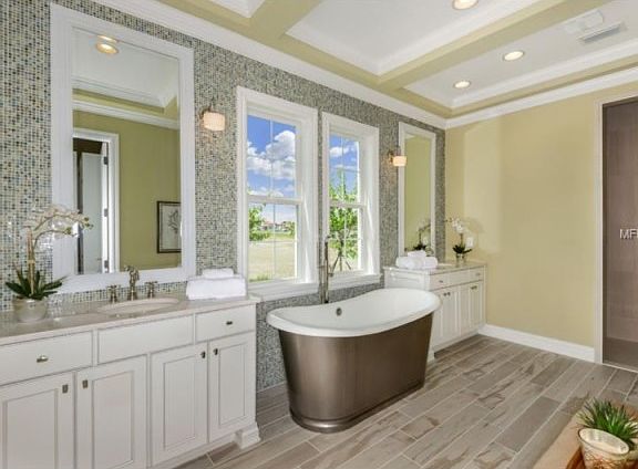 3rd image of 725 Manns Harbor Dr