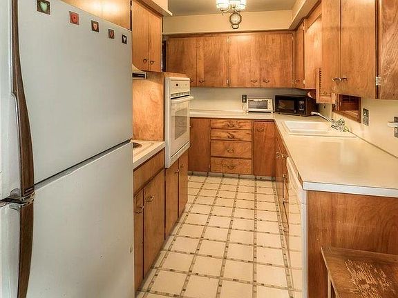 5th image of 3821 N 85th Ave