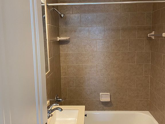 3rd image of 1416 Beaconsfield Ave #2